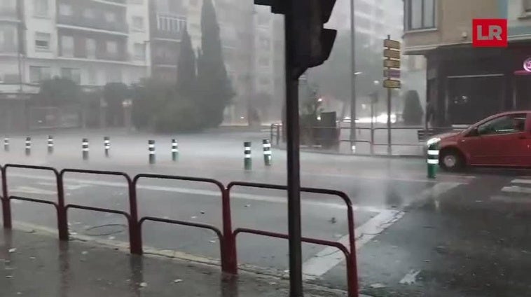 Granizo y lluvia sobre Logroño